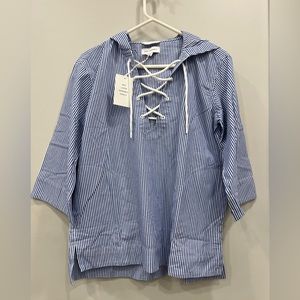 NWT Free assembly top with hood, made with 100% ORGANIC COTTON